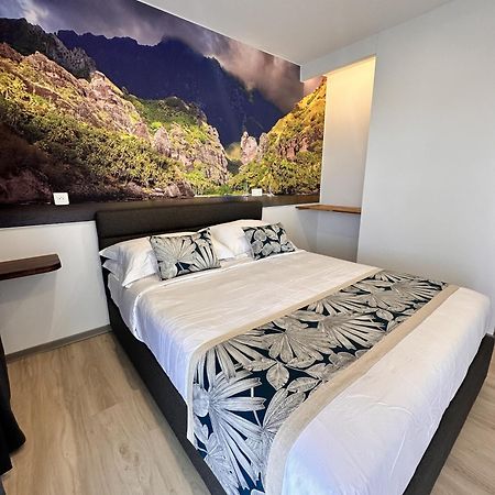 Ononui Lodge Airport, Ocean-View, Private Bathroom And Balcony, Free Wifi And Parking, On-Site Car Rental Faaa Екстер'єр фото