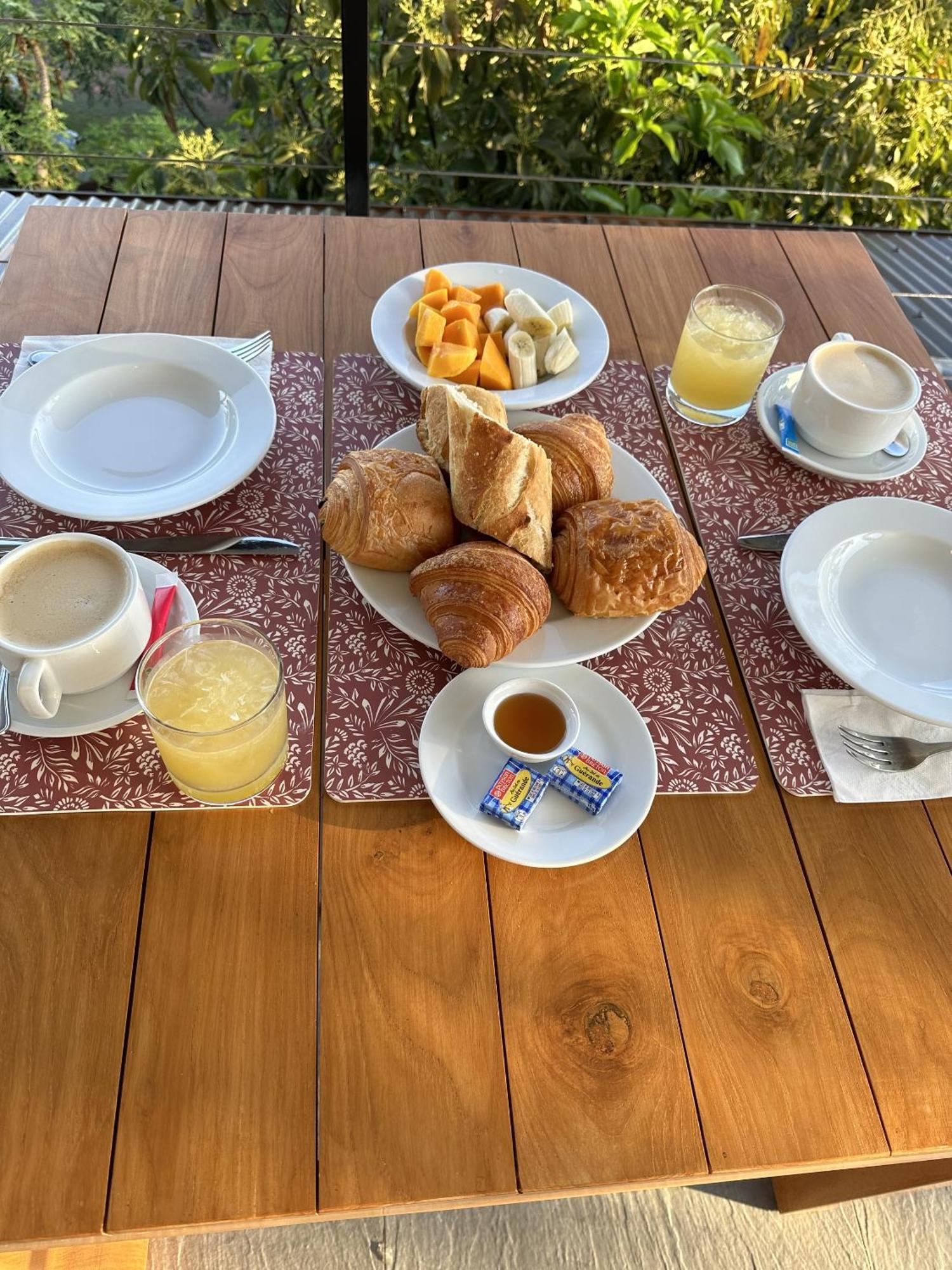 Ononui Lodge Airport, Ocean-View, Private Bathroom And Balcony, Free Wifi And Parking, On-Site Car Rental Faaa Екстер'єр фото