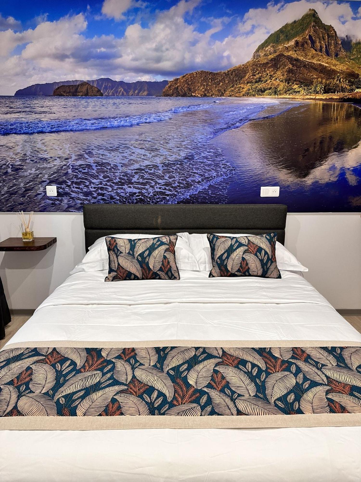 Ononui Lodge Airport, Ocean-View, Private Bathroom And Balcony, Free Wifi And Parking, On-Site Car Rental Faaa Екстер'єр фото