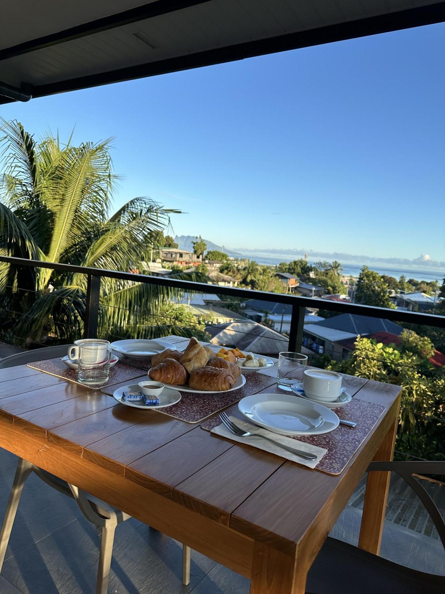 Ononui Lodge Airport, Ocean-View, Private Bathroom And Balcony, Free Wifi And Parking, On-Site Car Rental Faaa Екстер'єр фото