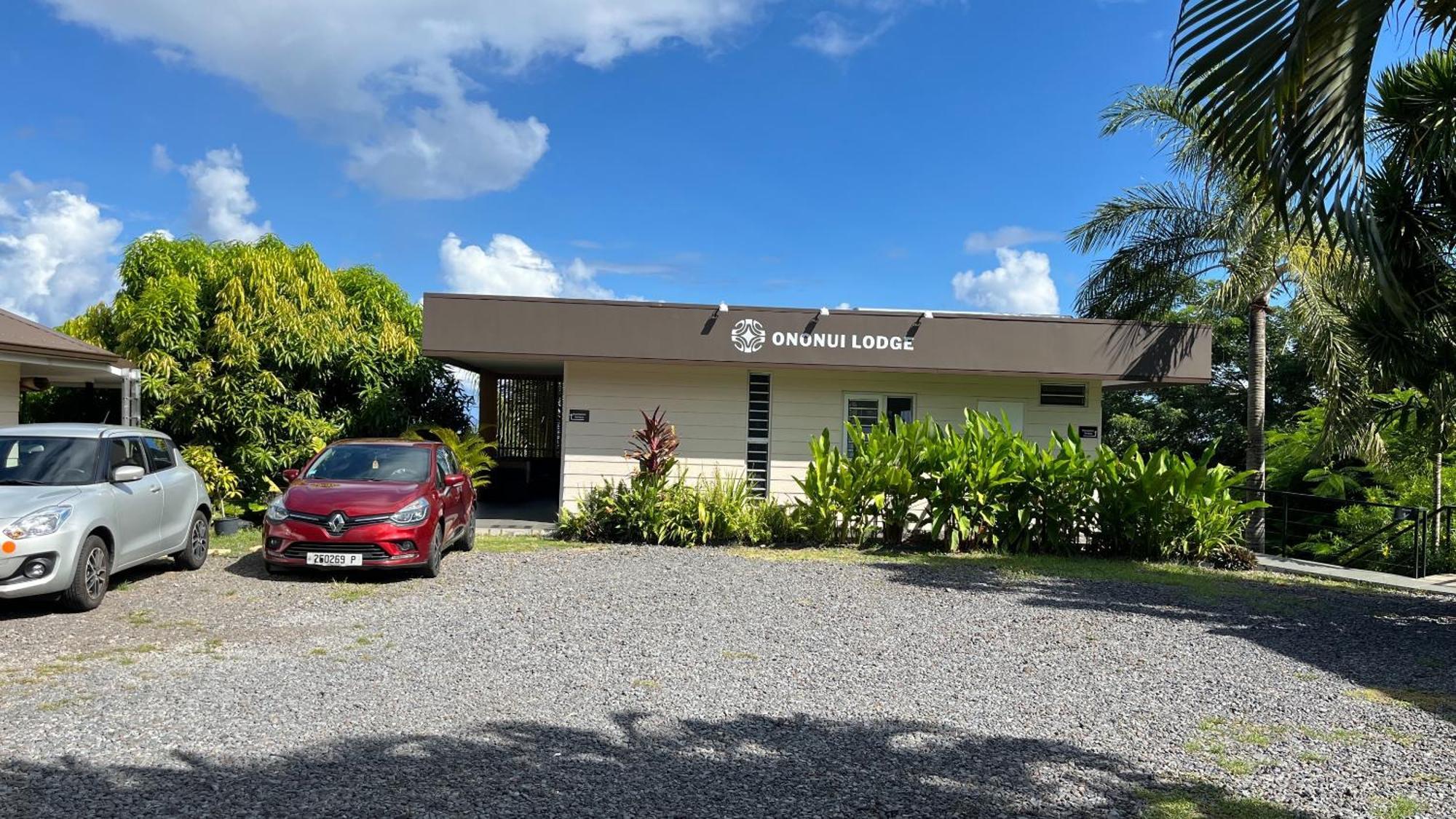 Ononui Lodge Airport, Ocean-View, Private Bathroom And Balcony, Free Wifi And Parking, On-Site Car Rental Faaa Екстер'єр фото